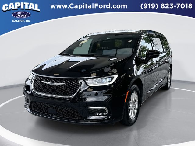 Diamond Black Crystal Pearlcoat 2025 Chrysler Pacifica Select FWD Minivan Front-Wheel Drive 9-Speed Automatic