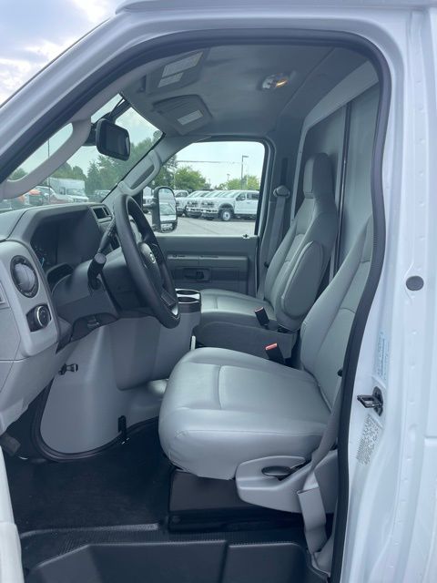 2026 Ford E-Series E-450 SD