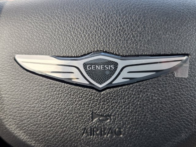 2027 Genesis Gv70