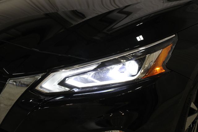 Used 2019 Black Nissan 2.5 SL image 32