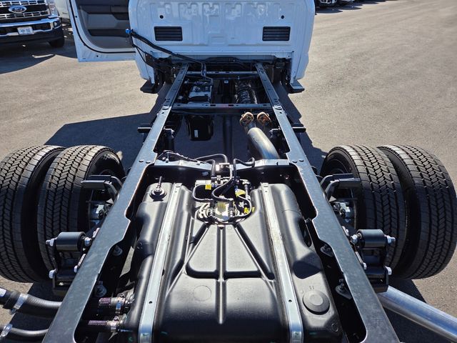 New 2026 Ford Super Duty F-450 Chassis Regular Cab (DRW) 169" Wheelbase XL