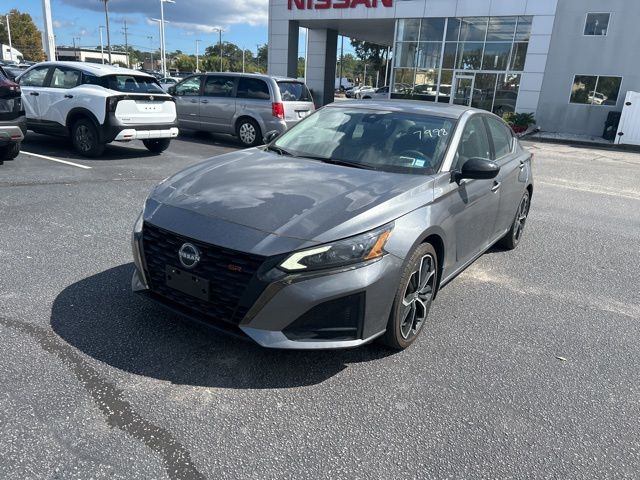 2023 Nissan Altima 2.5 SR 2