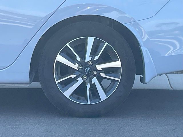 Used 2025 Pearl Nissan 1.6 SV image 18