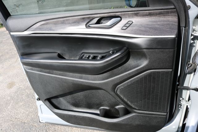 Used Car 2023 Jeep Grand Cherokee L  Limited For Sale Under $35,000 In Austin, Texas