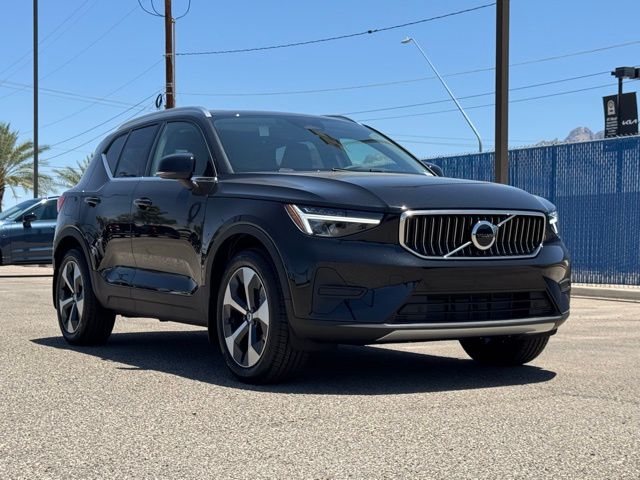2025 Volvo XC40