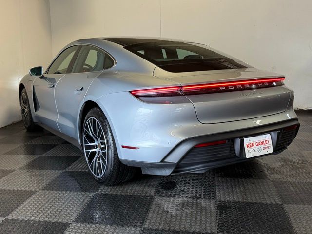 2021 Porsche Taycan 4S photo