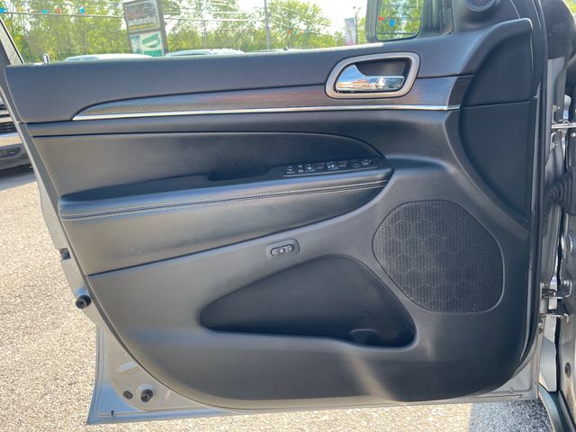 2015 Jeep Grand Cherokee Limited - Billet Silver Metallic exterior view 9