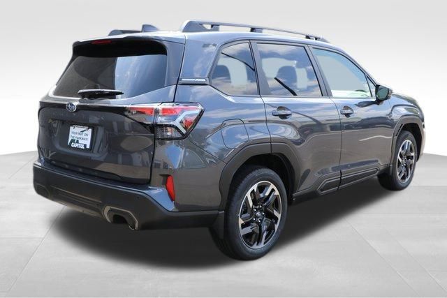 2025 Subaru Forester Limited 18