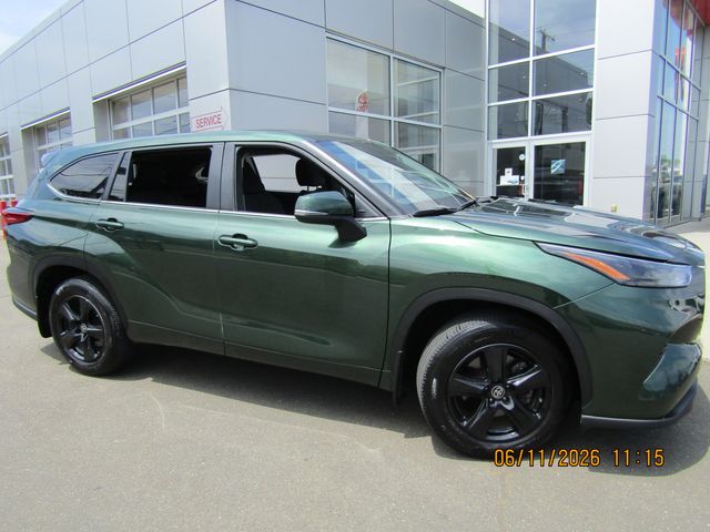 used 2023 Toyota Highlander car, priced at $32,999