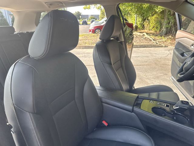 Used 2023 Gray Nissan SL image 10