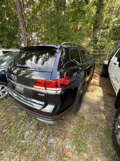 Used 2022 Black Volkswagen 3.6L V6 SE w/Technology image 6