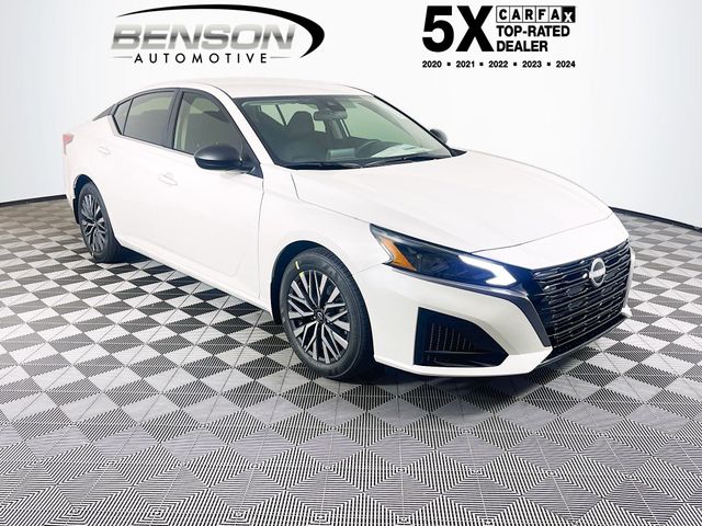 Pearl White 2026 Nissan Altima Sedan Front-Wheel Drive Continuously Variable Transmission