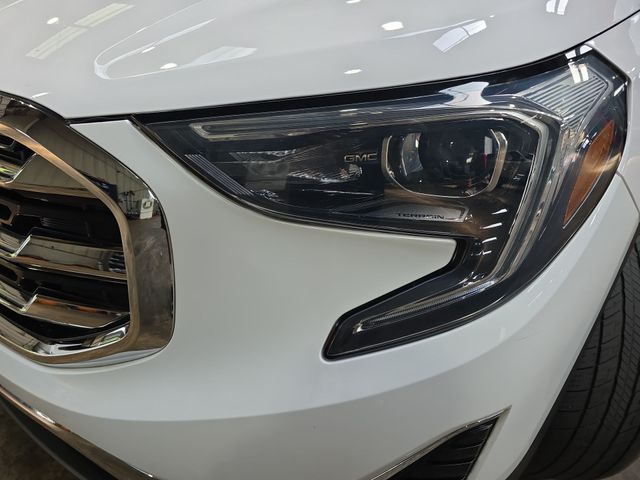 Used 2020 White GMC SLT image 31