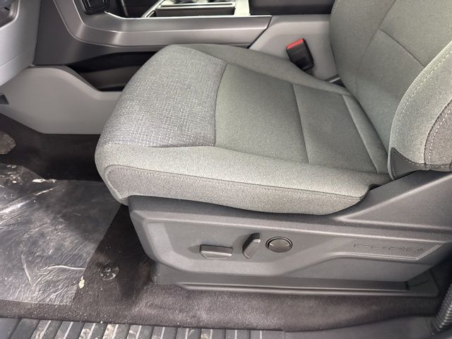 2025 Oxford White Ford F-150 XLT 4X4 Truck