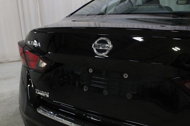 Used 2019 Black Nissan 2.5 SL image 30