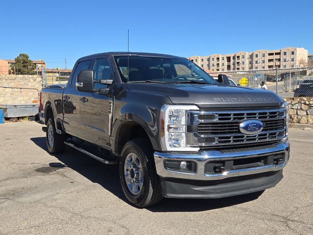2025 Ford F-250 Super Duty XLT Crew Cab 4WD