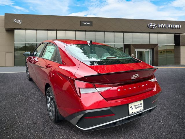2025 Hyundai Elantra - Image 8