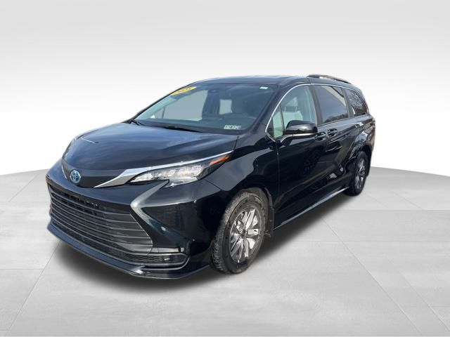 used 2025 Toyota Sienna car, priced at $43,999