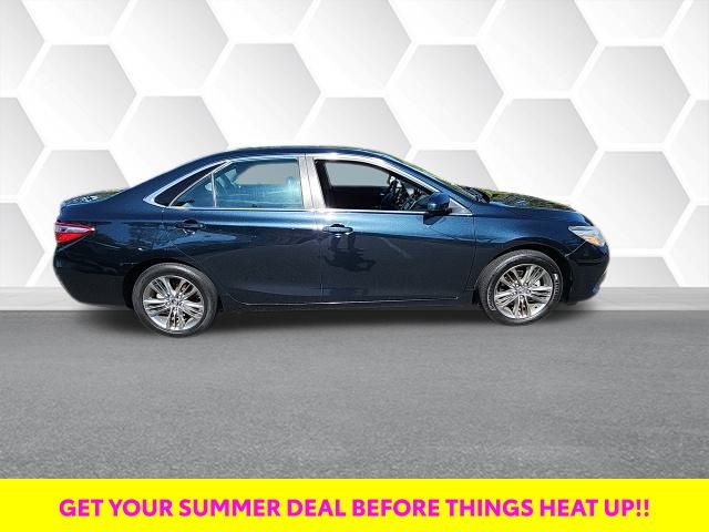 2017 Toyota Camry SE photo