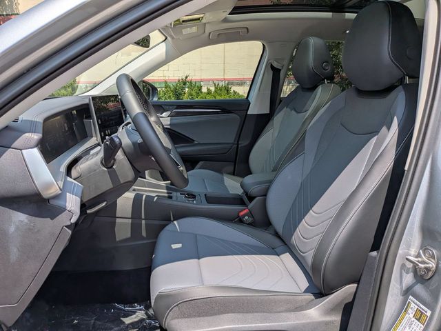 2025 Volkswagen Tiguan SE - Photo 12
