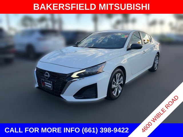 Glacier White 2024 Nissan Altima Sedan Front-Wheel Drive Continuously Variable Transmission