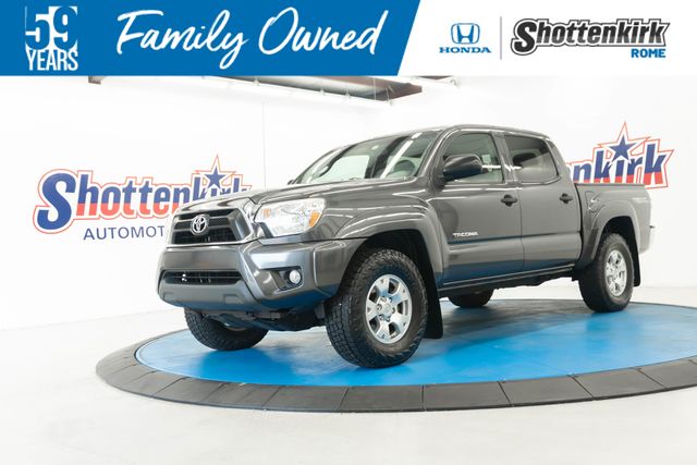Magnetic Gray Metallic 2013 Toyota Tacoma Pickup Truck Four-Wheel Drive 5-Speed Automatic Overdrive
