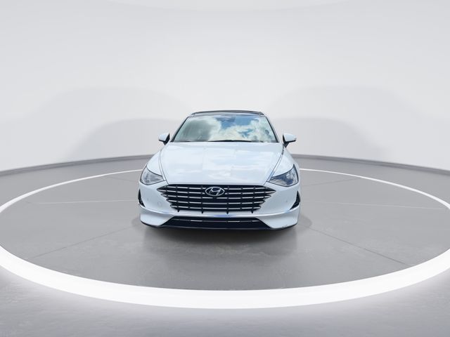 Used 2023 White Hyundai Limited image 3