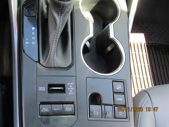 used 2023 Toyota Highlander car, priced at $33,999