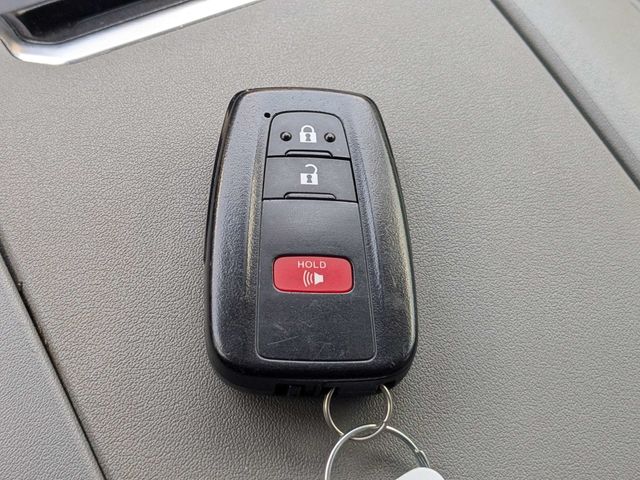 Used 2021 Toyota Highlander SUV