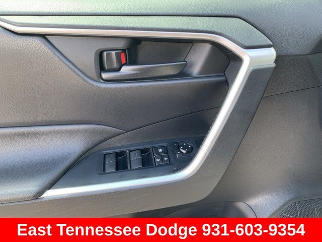2022 Toyota RAV4 Hybrid LE photo