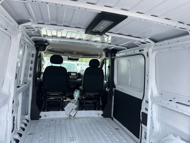 2024 Ram ProMaster 1500 Low Roof 17