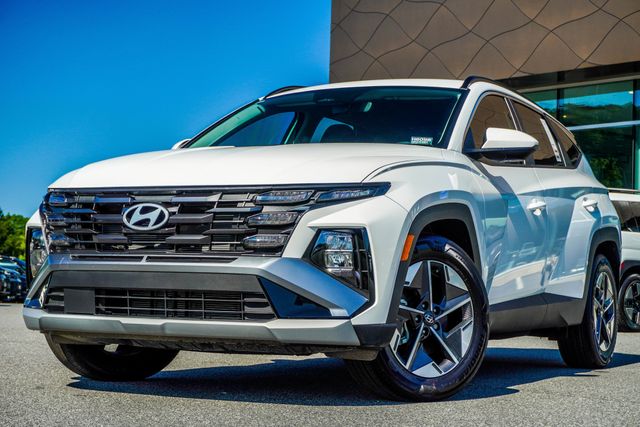 White Pearl 2025 Hyundai Tucson SUV / Crossover Front-Wheel Drive 8-Speed Automatic