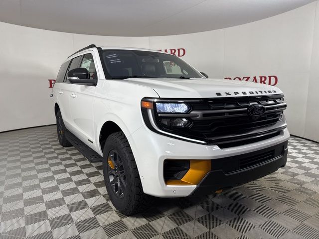 2025 Star White Metallic Tri-Coat Ford Expedition 4X4 SUV