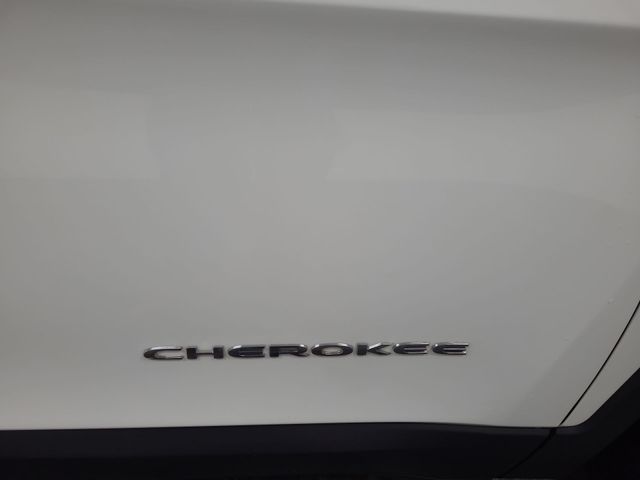 2017 – Jeep – Cherokee