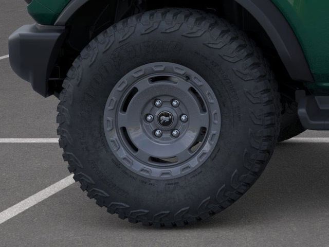 New 2025 Green Ford Base image 21