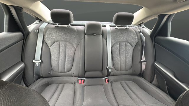Used 2015 Bright White Clearcoat Chrysler Limited image 24