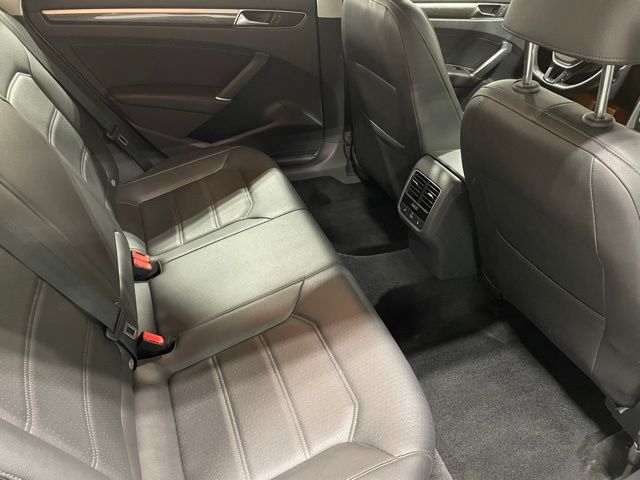 2017 Volkswagen Passat 1.8T SE photo