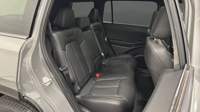New 2026 Sting-Gray Clearcoat Jeep Limited image 25