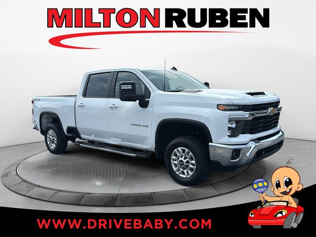 Summit White 2025 Chevrolet Silverado 2500HD Pickup Truck Four-Wheel Drive Automatic