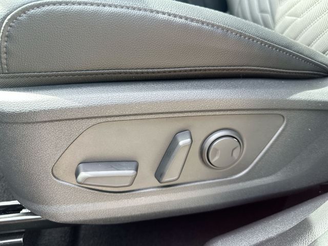 New 2026 Red Kia X-Line image 16