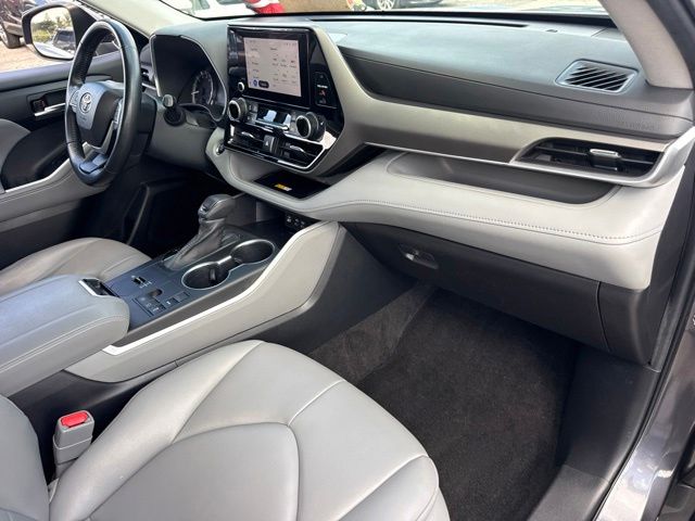 2023 Toyota Highlander - $30,988