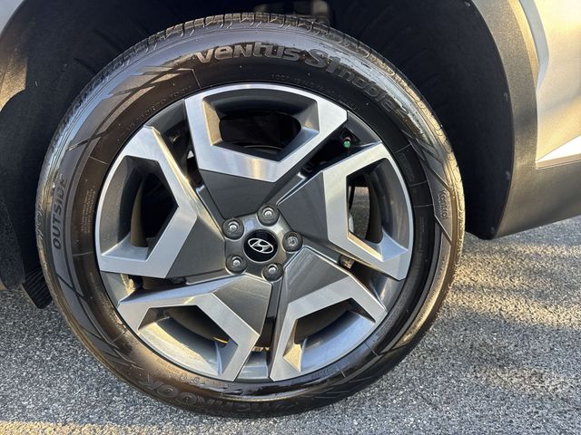 Used 2025 Silver Hyundai SEL Premium image 37