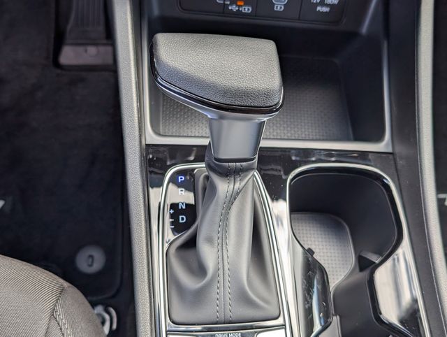 2026 Hyundai Tucson SE Silver at DeMontrond Gulf Freeway