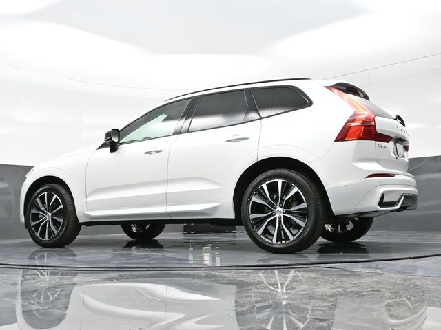 2025 Volvo XC60  photo