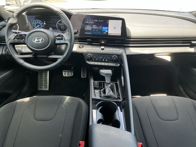 Used 2025 Black Hyundai SEL Sport image 17