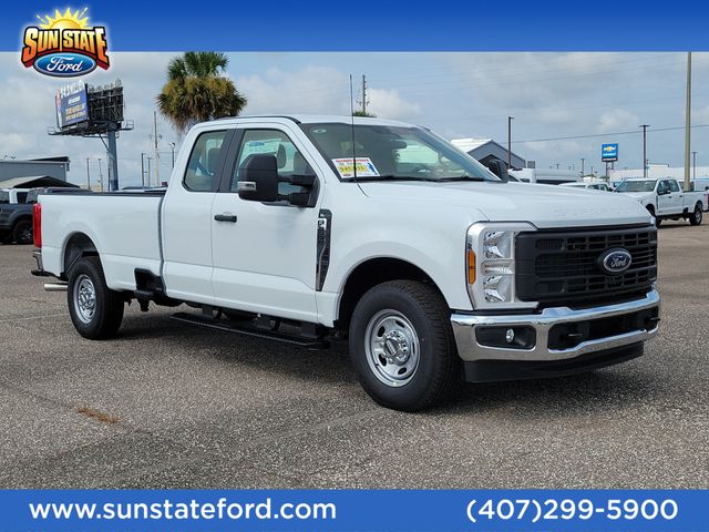 Oxford White 2026 Ford F-250 Super Duty Pickup Truck 4X2 Automatic