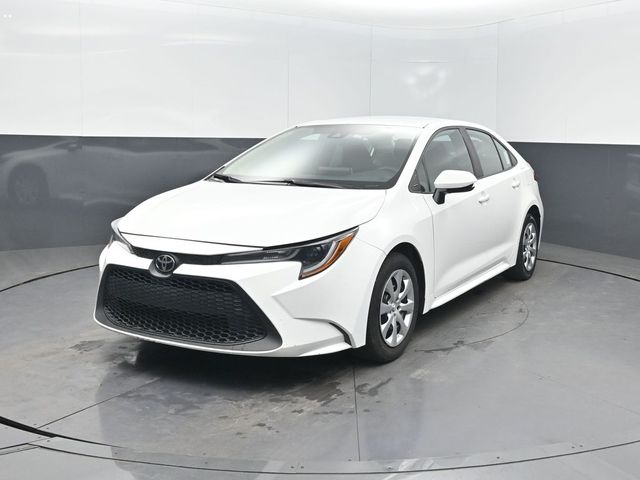 White 2021 Toyota Corolla LE FWD Sedan Front-Wheel Drive Continuously Variable Transmission