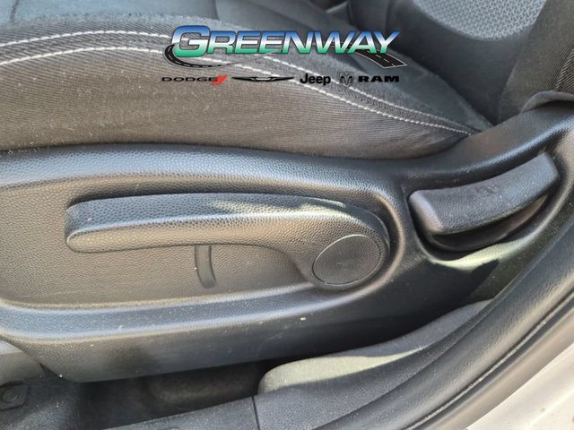Used 2018 Silver Kia Plus image 16