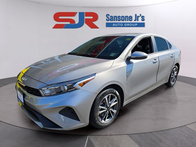 2023 Kia Forte LXS AT's photo