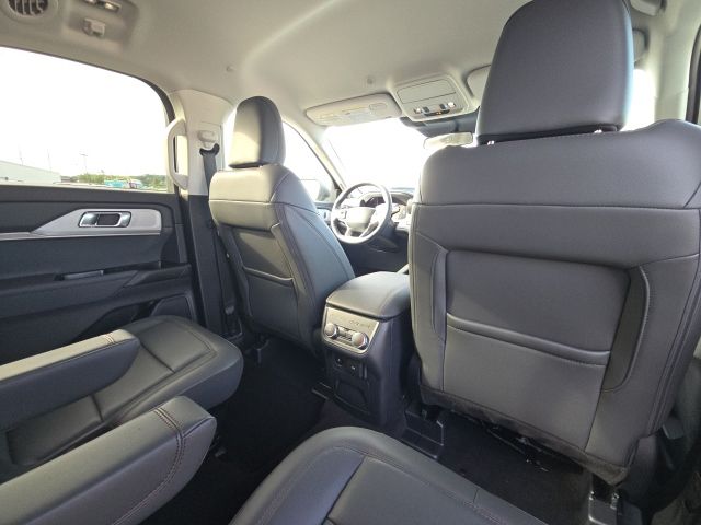 2025 Ford Explorer Active:B02481